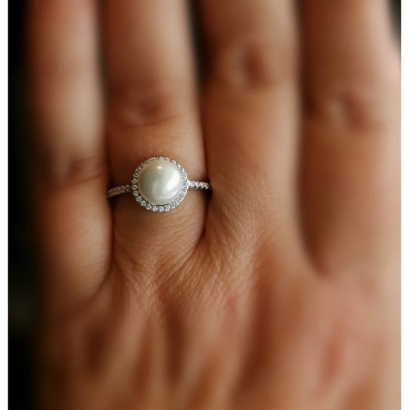 White Freshwater Pearl with CZ Halo Ring Size 7 - Picture 6 of 8